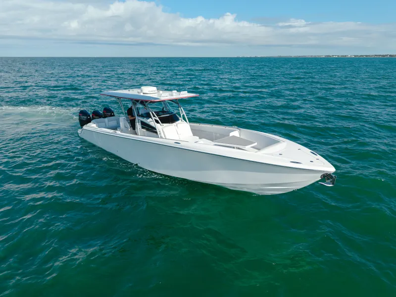 Slide: The Image of Nor-Tech 390 Sport 2020 - 4