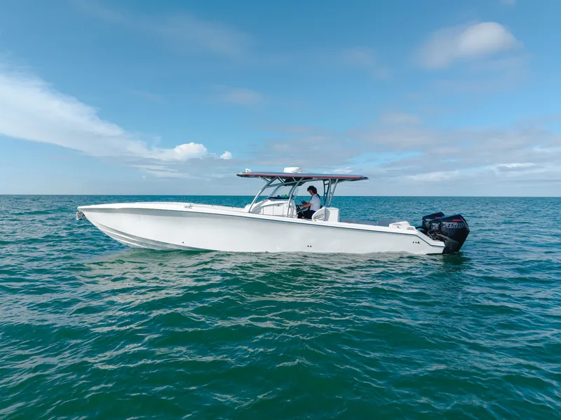 Slide: The Image of Nor-Tech 390 Sport 2020 - 7