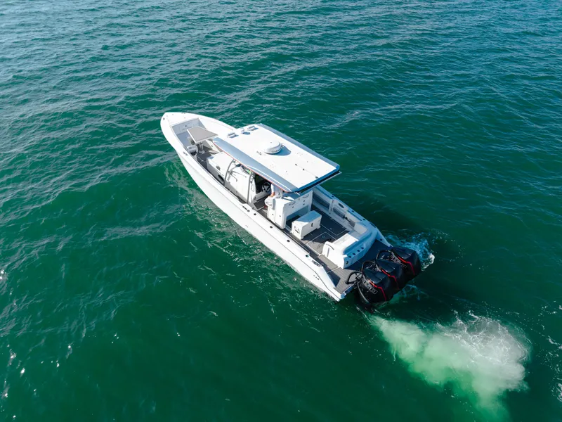 Slide: The Image of Nor-Tech 390 Sport 2020 - 9