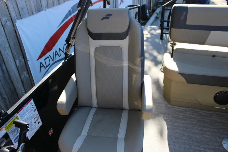 Slide: The Image of Luxurious seating on 2026 Starcraft EXS 3 Q boat, featuring elegant design and comfort. - 32