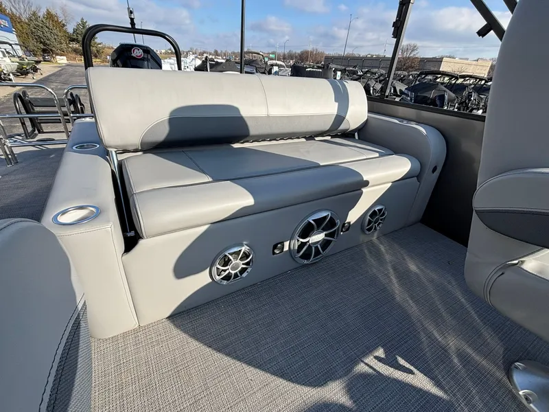 Slide: The Image of Bentley Pontoons 243 Legacy Swingback 2026 - 15