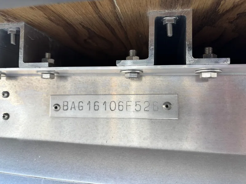 Slide: The Image of Bentley Pontoons 243 Legacy Swingback 2026 - 17