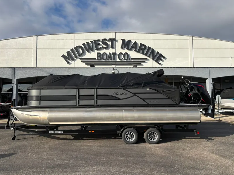 Slide: The Image of Bentley Pontoons 243 Legacy Swingback 2026 - 28
