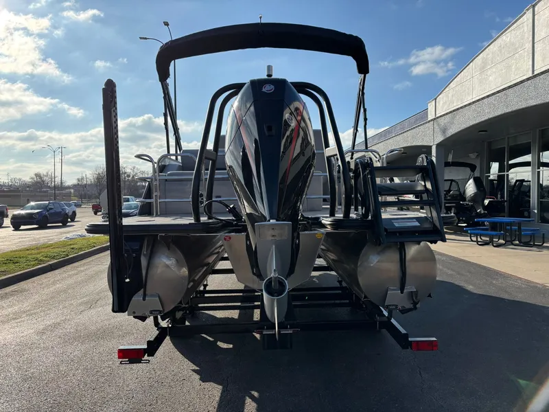 Slide: The Image of Bentley Pontoons 243 Legacy Swingback 2026 - 4