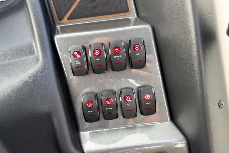 Slide: The Image of Supreme S220 2025 - 17