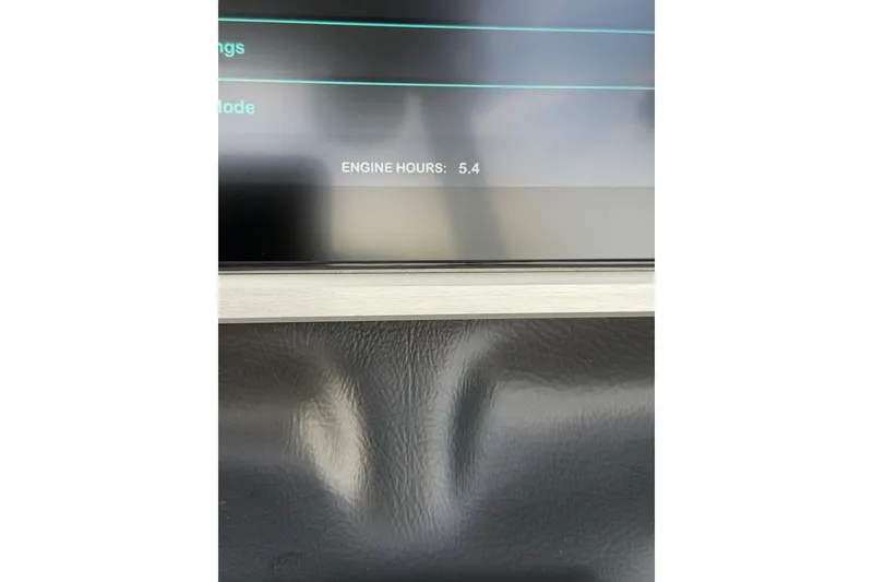 Slide: The Image of Display showing engine hours of 5.4 on a 2025 Supreme S220. - 25