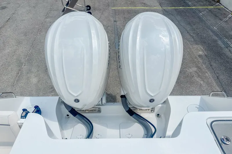 Slide: The Image of Sea Hunt Gamefish 30 Forward Seating 2025 - 6