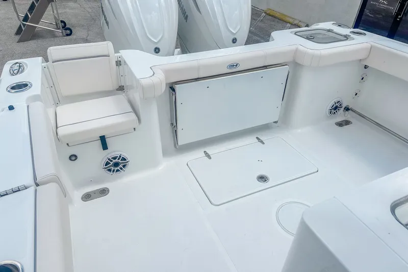 Slide: The Image of Sea Hunt Gamefish 30 Forward Seating 2025 - 7