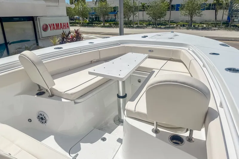 Slide: The Image of Sea Hunt Gamefish 30 Forward Seating 2025 - 19