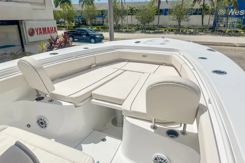 Slide: The Image of Sea Hunt Gamefish 30 Forward Seating 2025 - 20