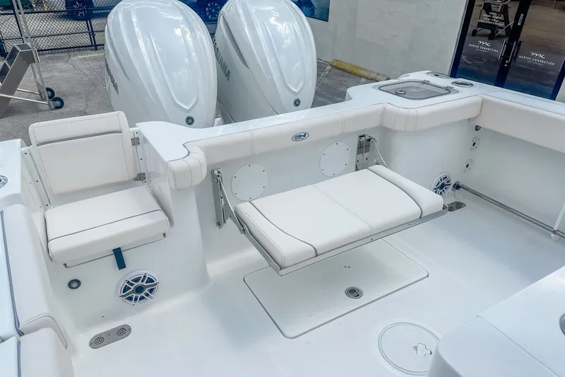 Slide: The Image of Sea Hunt Gamefish 30 Forward Seating 2025 - 8