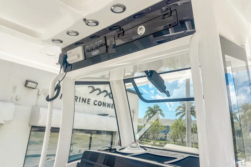 Slide: The Image of Sea Hunt Gamefish 30 Forward Seating 2025 - 15