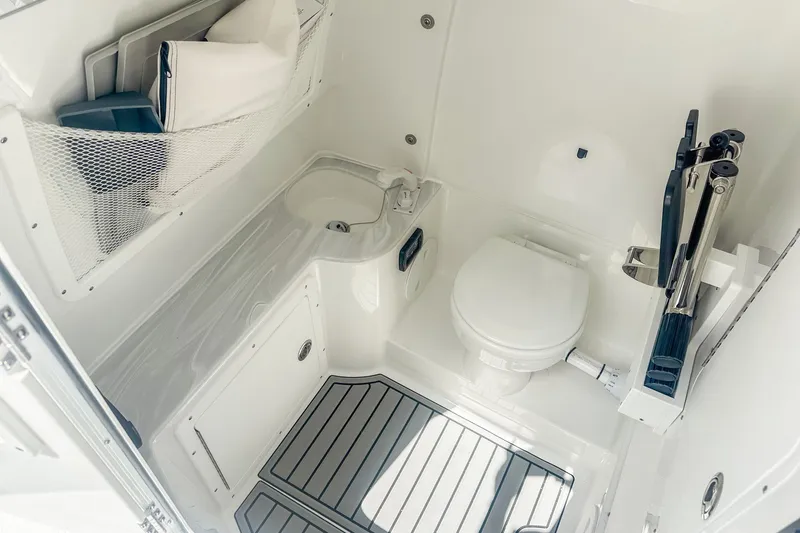 Slide: The Image of Sea Hunt Gamefish 30 Forward Seating 2025 - 24