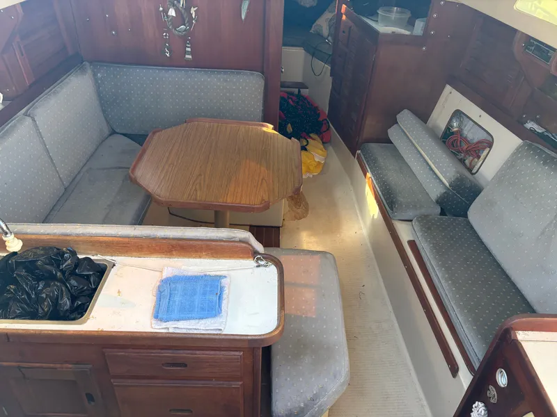 Slide: The Image of Catalina 30 1987 - 16