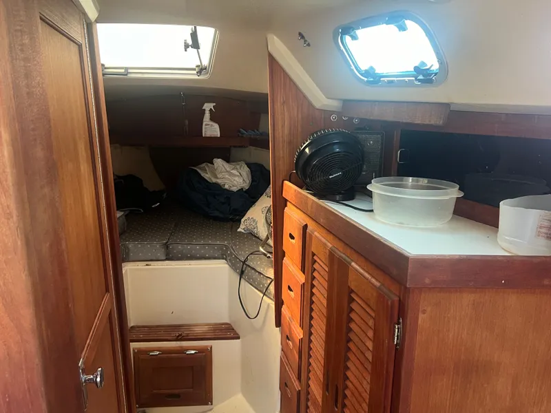 Slide: The Image of Catalina 30 1987 - 18