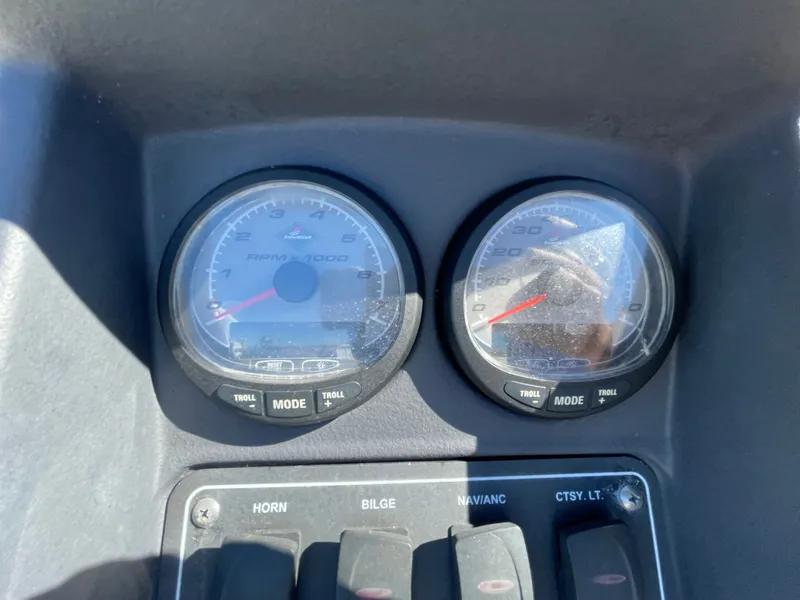 Slide: The Image of Boston Whaler 230 Dantless 2008 - 12