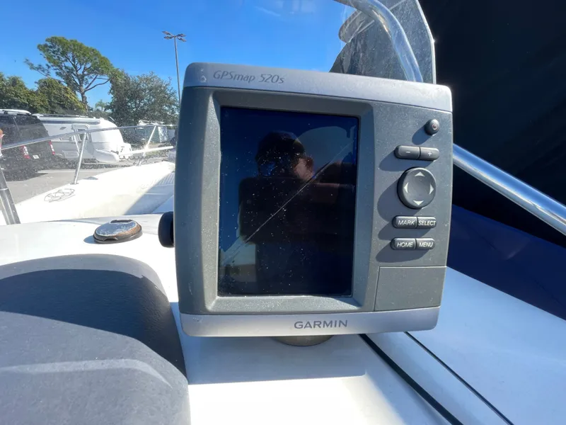 Slide: The Image of Boston Whaler 230 Dantless 2008 - 21