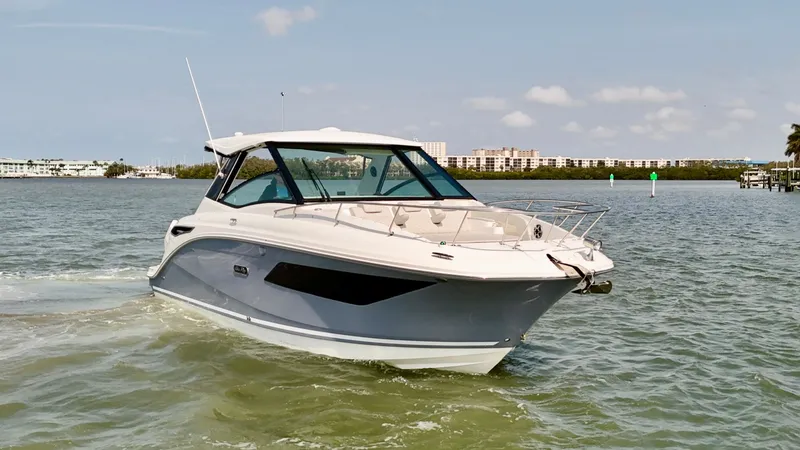 Slide: The Image of Sea Ray Sundancer 320 Outboard 2026 - 10