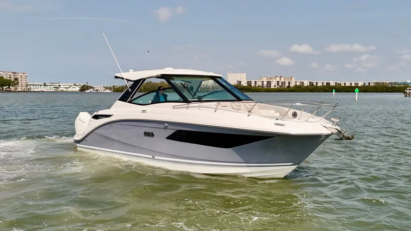 Slide: The Image of Sea Ray Sundancer 320 Outboard 2026 - 11