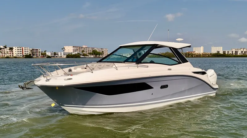 Slide: The Image of Sea Ray Sundancer 320 Outboard 2026 - 14