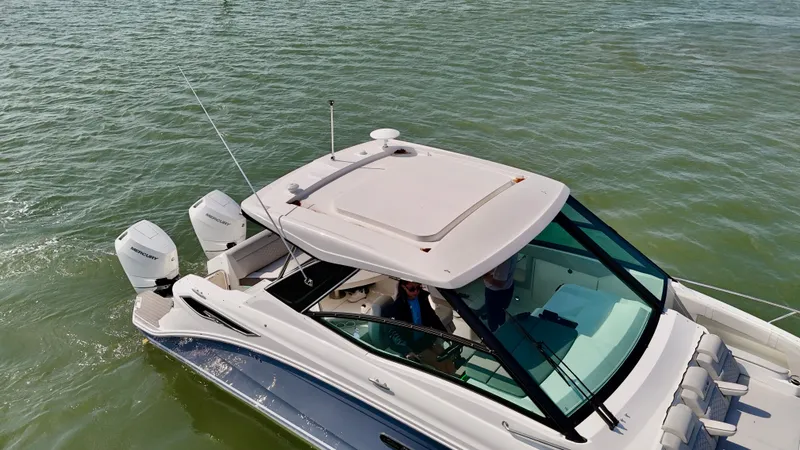 Slide: The Image of Sea Ray Sundancer 320 Outboard 2026 - 15