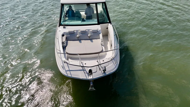 Slide: The Image of Sea Ray Sundancer 320 Outboard 2026 - 17