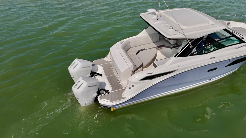 Slide: The Image of Sea Ray Sundancer 320 Outboard 2026 - 19