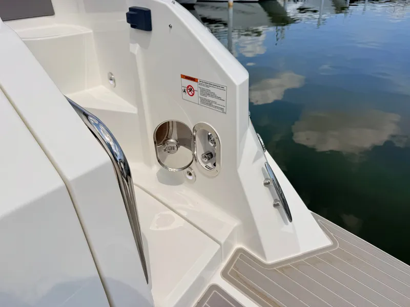 Slide: The Image of Sea Ray Sundancer 320 Outboard 2026 - 26