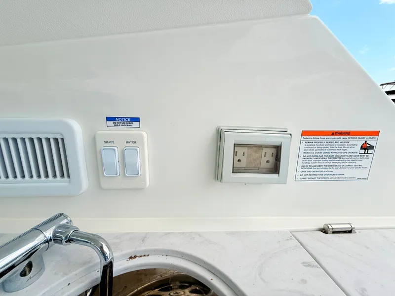 Slide: The Image of Sea Ray Sundancer 320 Outboard 2026 - 35