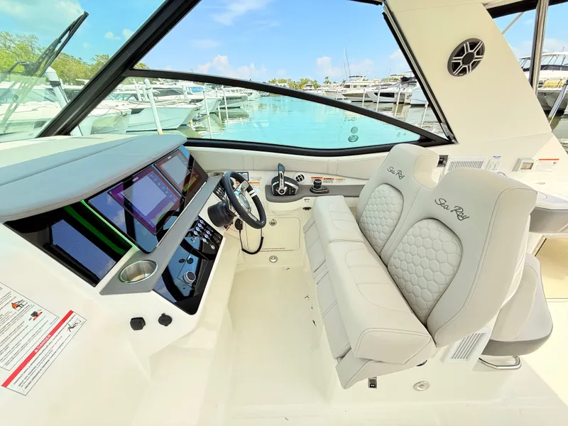 Slide: The Image of Sea Ray Sundancer 320 Outboard 2026 - 43