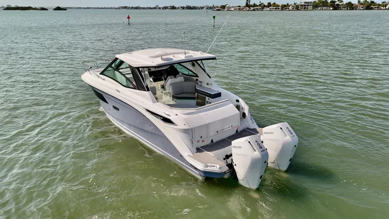 Slide: The Image of Sea Ray Sundancer 320 Outboard 2026 - 7