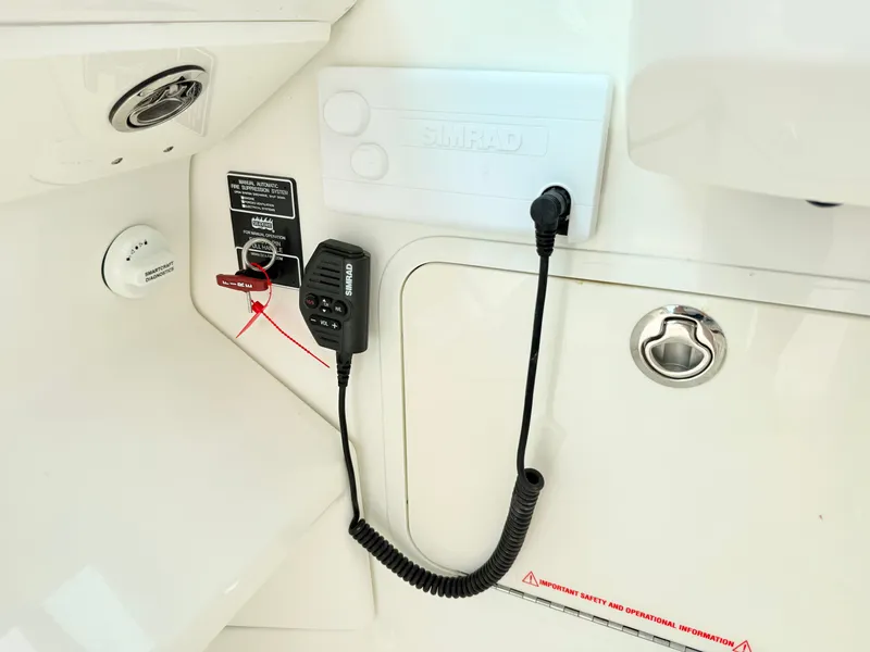 Slide: The Image of Sea Ray Sundancer 320 Outboard 2026 - 50