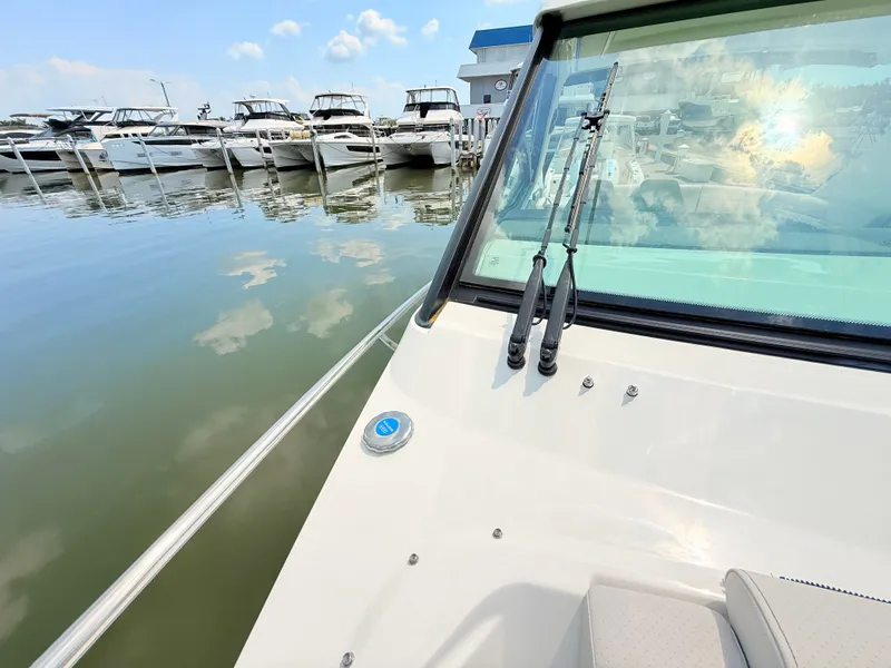 Slide: The Image of Sea Ray Sundancer 320 Outboard 2026 - 65