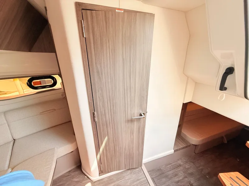 Slide: The Image of Sea Ray Sundancer 320 Outboard 2026 - 73