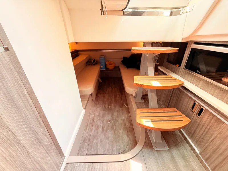 Slide: The Image of Sea Ray Sundancer 320 Outboard 2026 - 79