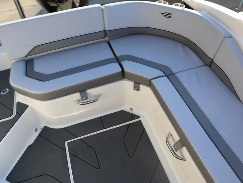 Slide: The Image of Bayliner V20 2026 - 13