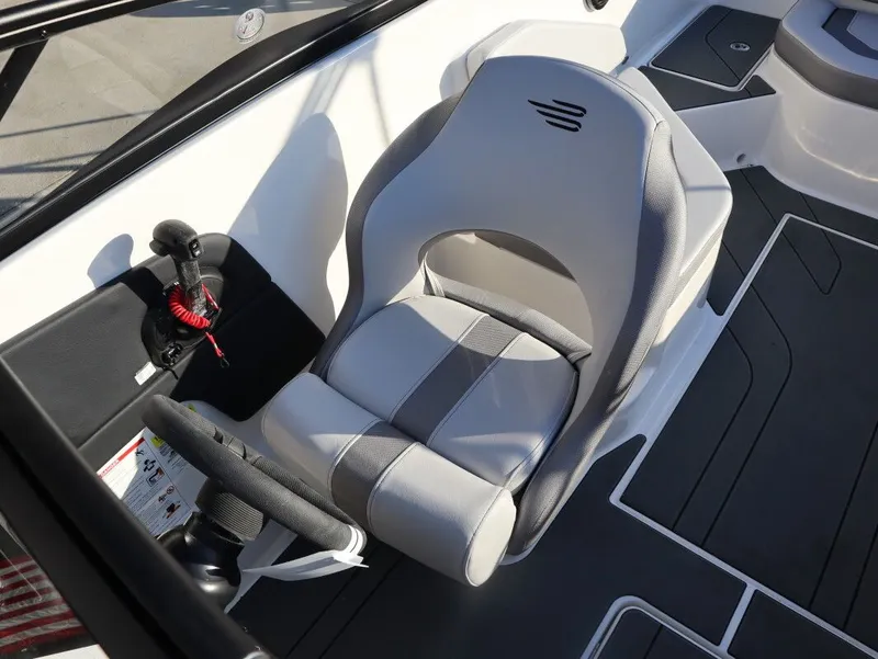 Slide: The Image of Bayliner V20 2026 - 17