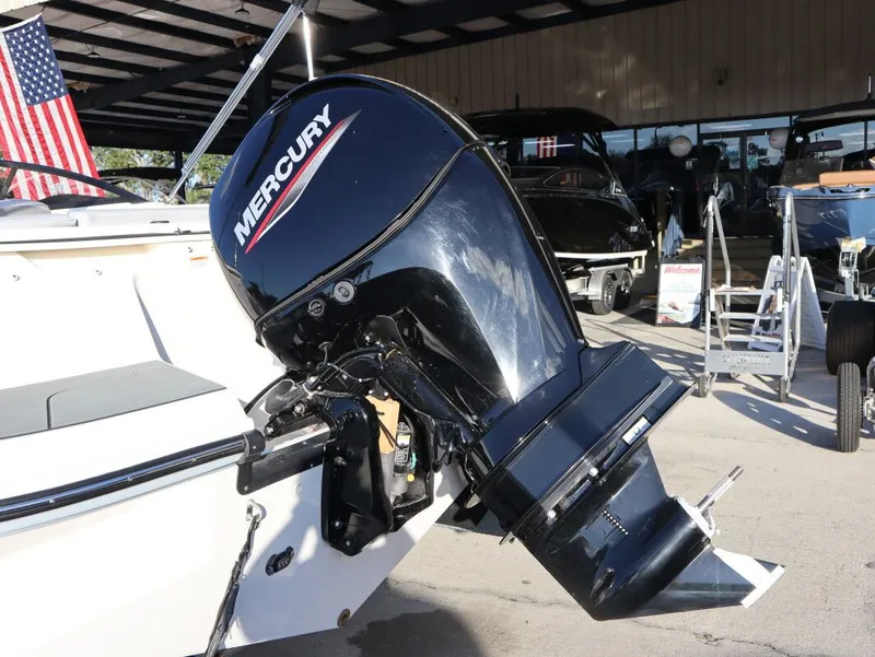 Slide: The Image of Bayliner V20 2026 - 8