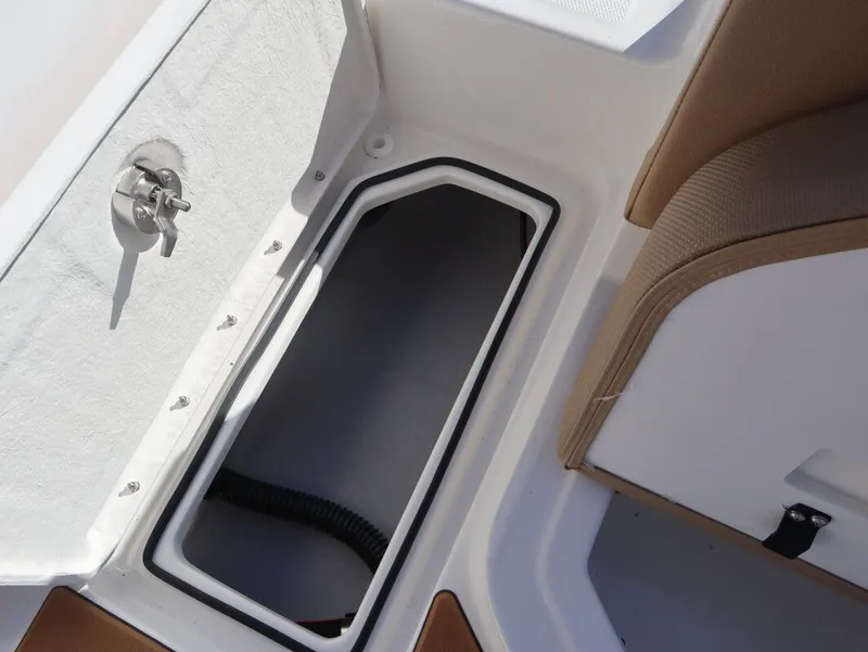 Slide: The Image of Bayliner V20 2026 - 22