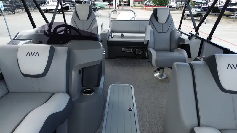 Slide: The Image of Avalon LSZ Versatile Rear Bench - 23' 2025 - 20