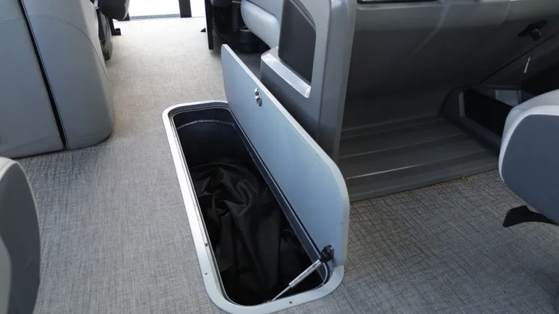Slide: The Image of Avalon LSZ Versatile Rear Bench - 23' 2025 - 35