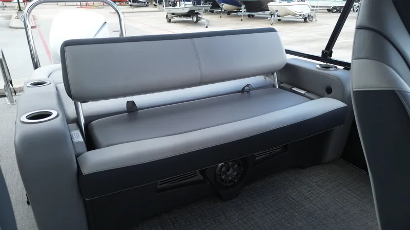 Slide: The Image of Avalon LSZ Versatile Rear Bench - 23' 2025 - 30