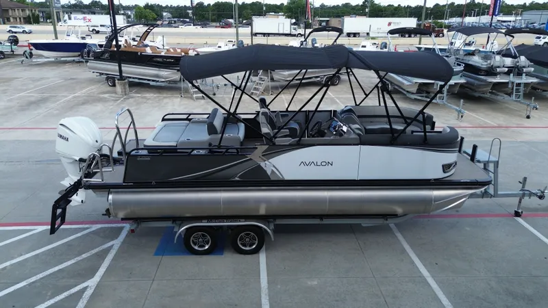Slide: The Image of Avalon LSZ Versatile Rear Bench - 23' 2025 - 12