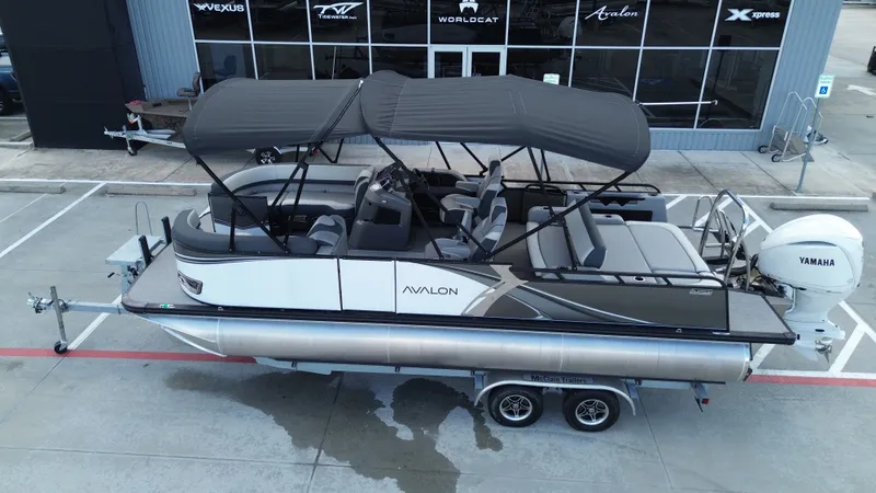 Slide: The Image of Avalon LSZ Versatile Rear Bench - 23' 2025 - 16