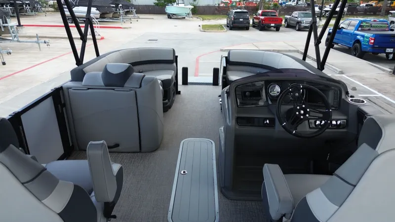 Slide: The Image of Avalon LSZ Versatile Rear Bench - 23' 2025 - 23