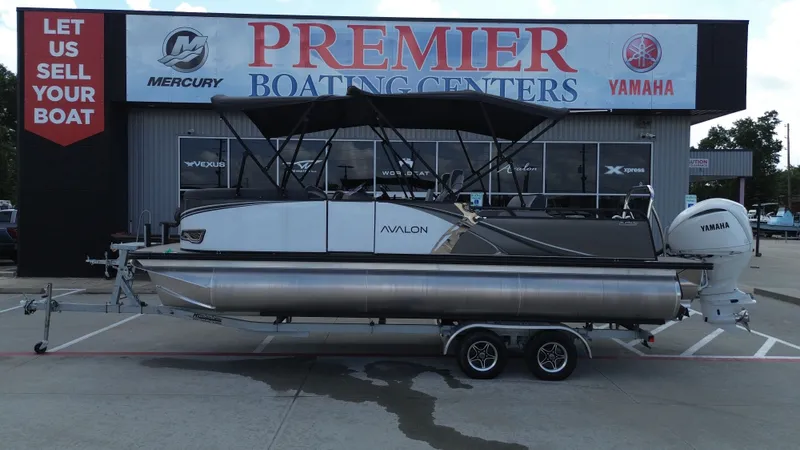 The Image of Avalon LSZ Versatile Rear Bench - 23' 2025 - 1