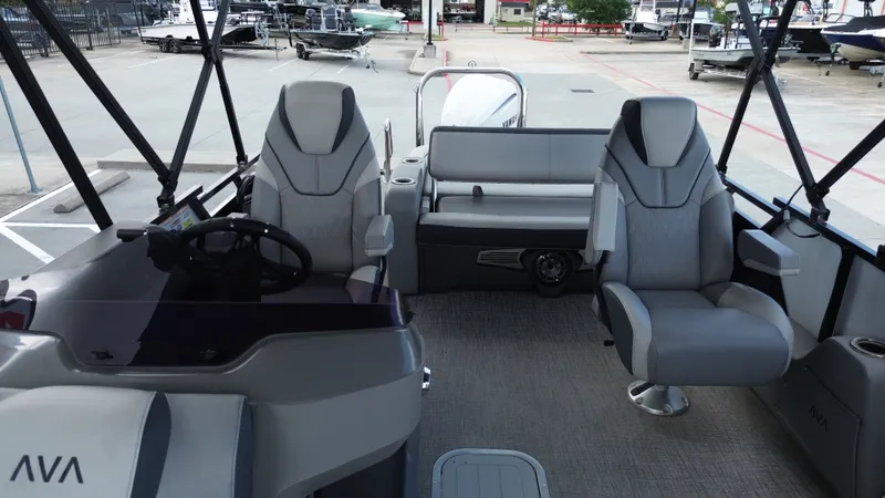 Slide: The Image of Avalon LSZ Versatile Rear Bench - 23' 2025 - 21