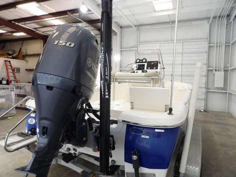 Slide: The Image of NauticStar 2140 Sport Shallow Bay 2017 - 9