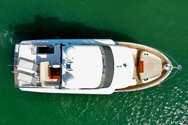 Slide: The Image of Absolute NAVETTA 52 2017 - 3