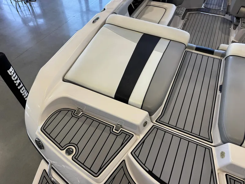 Slide: The Image of Nautique Super Air Nautique 230 2013 - 12